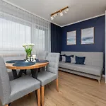 Avis Skwer Kosciuszki 48 * Gdynia