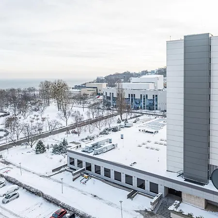Avis Skwer Kosciuszki 48 * Gdynia